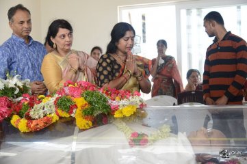 Celebs Pay Condolences to C Narayana Reddy